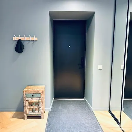 Apartment Elegant 1-bedroom Haven With Parking *